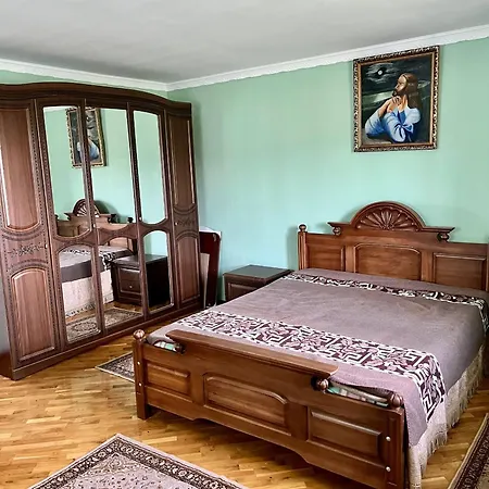 яблуневий цвіт Дом отдыха *